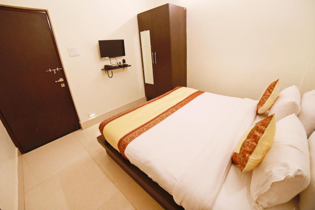Oyo 16708 Sada Shiv Guest House Varanasi Eksteriør bilde