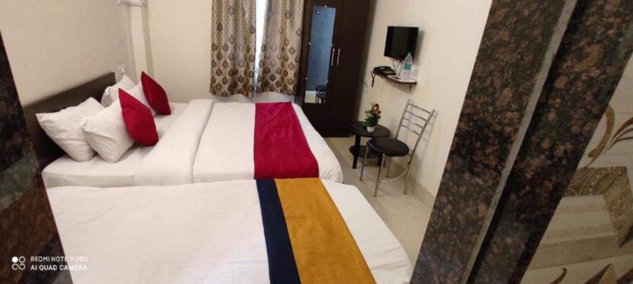 Oyo 16708 Sada Shiv Guest House Varanasi Eksteriør bilde