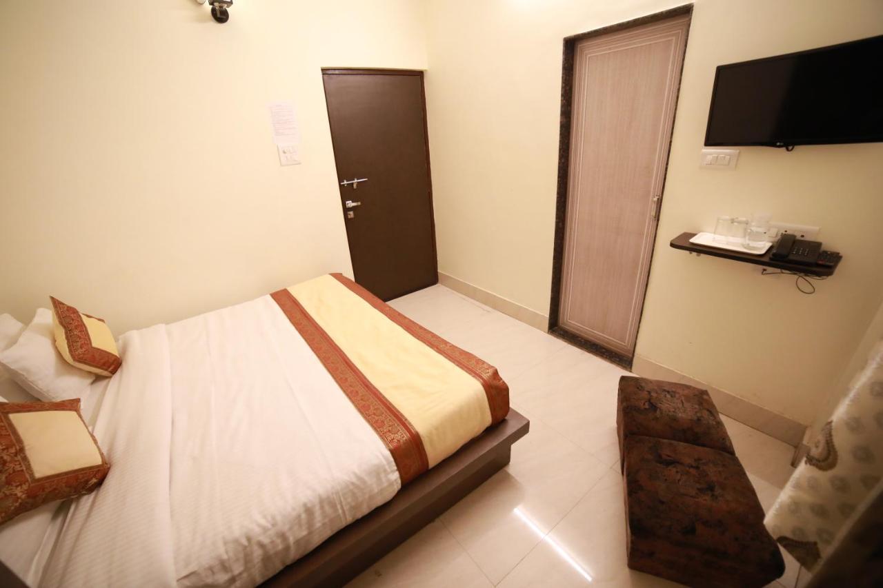Oyo 16708 Sada Shiv Guest House Varanasi Eksteriør bilde
