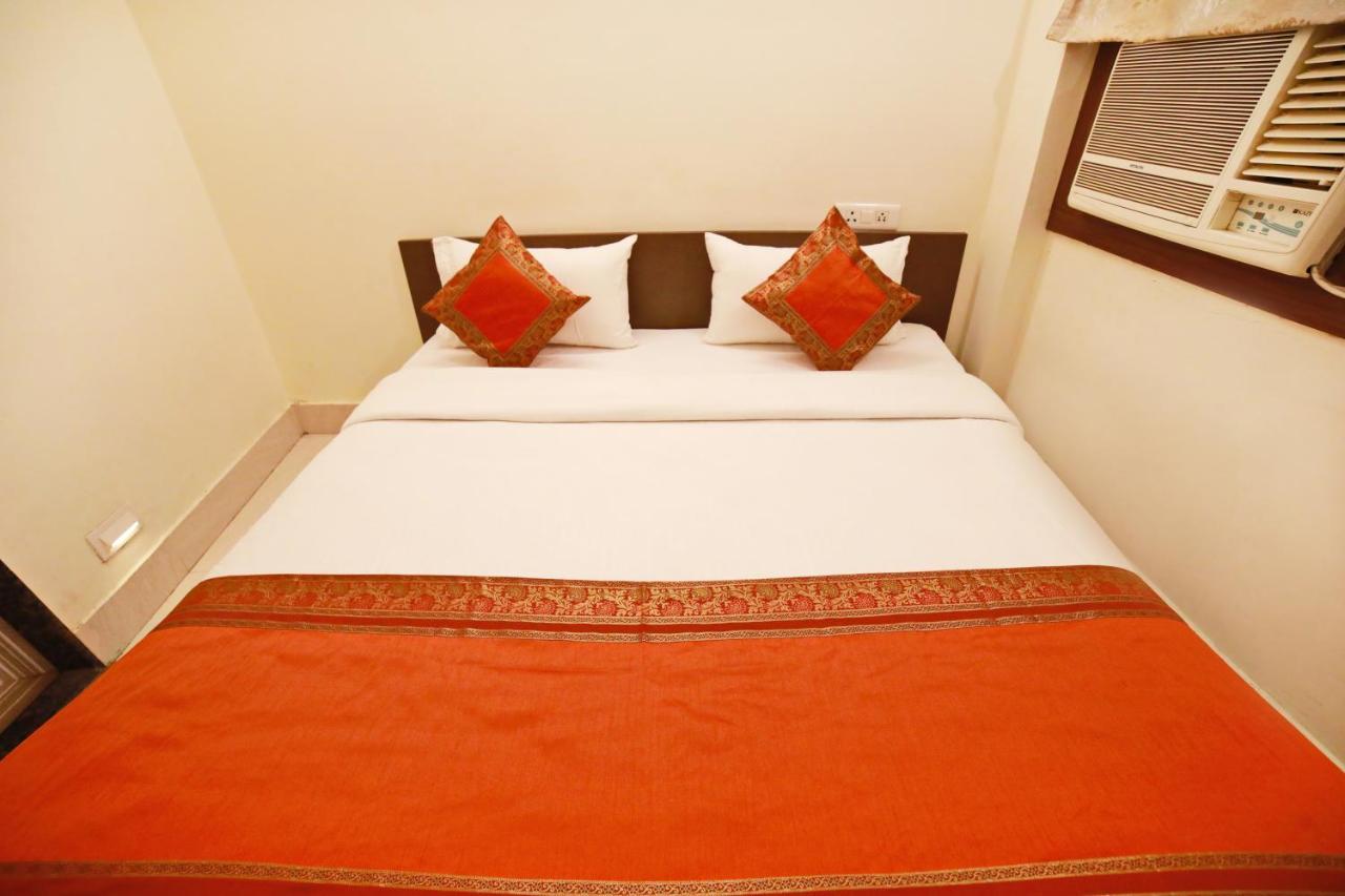 Oyo 16708 Sada Shiv Guest House Varanasi Eksteriør bilde