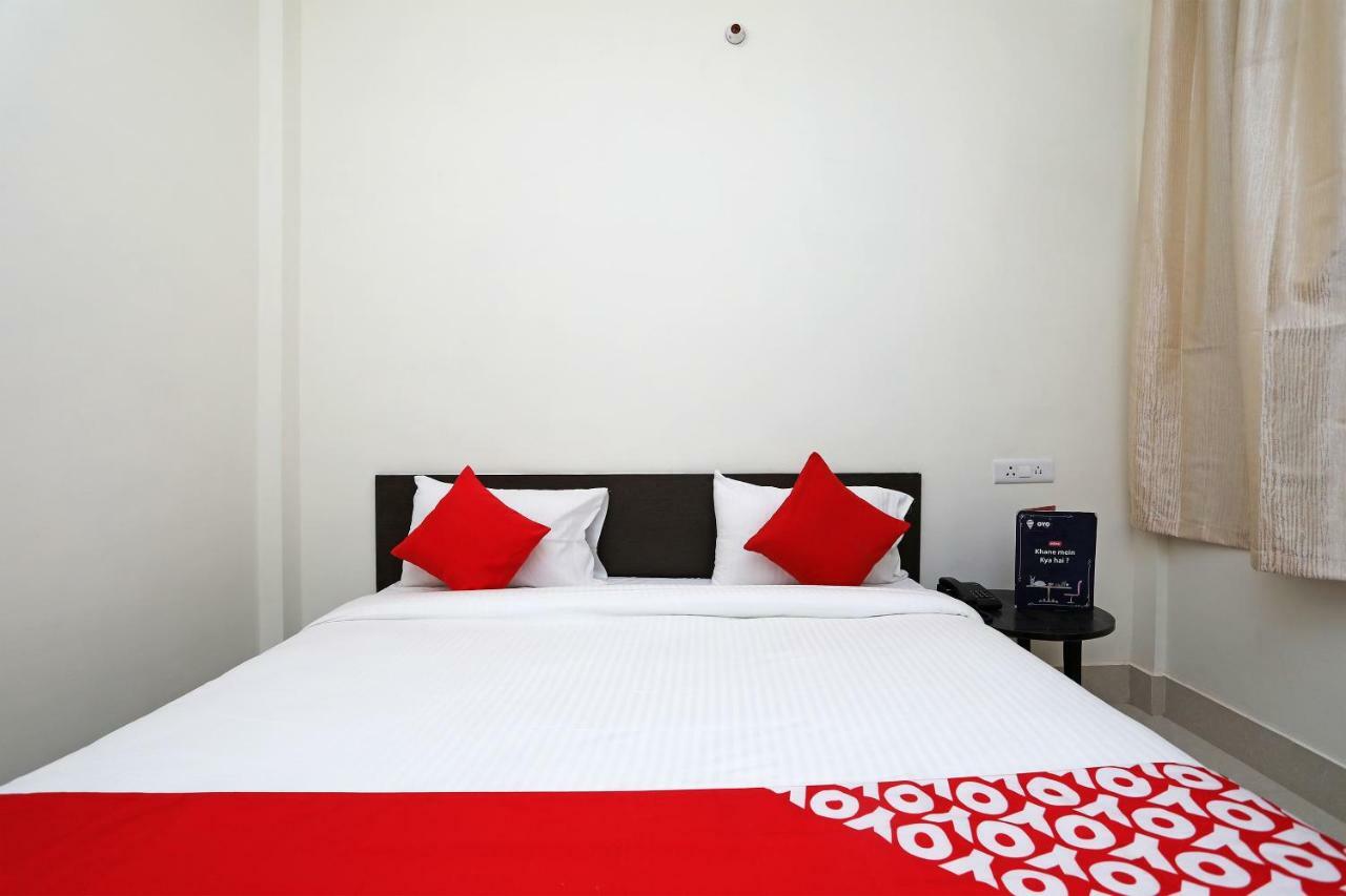Oyo 16708 Sada Shiv Guest House Varanasi Eksteriør bilde