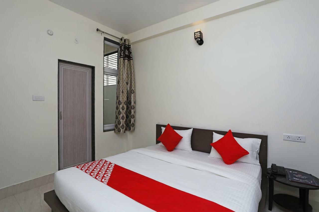 Oyo 16708 Sada Shiv Guest House Varanasi Eksteriør bilde
